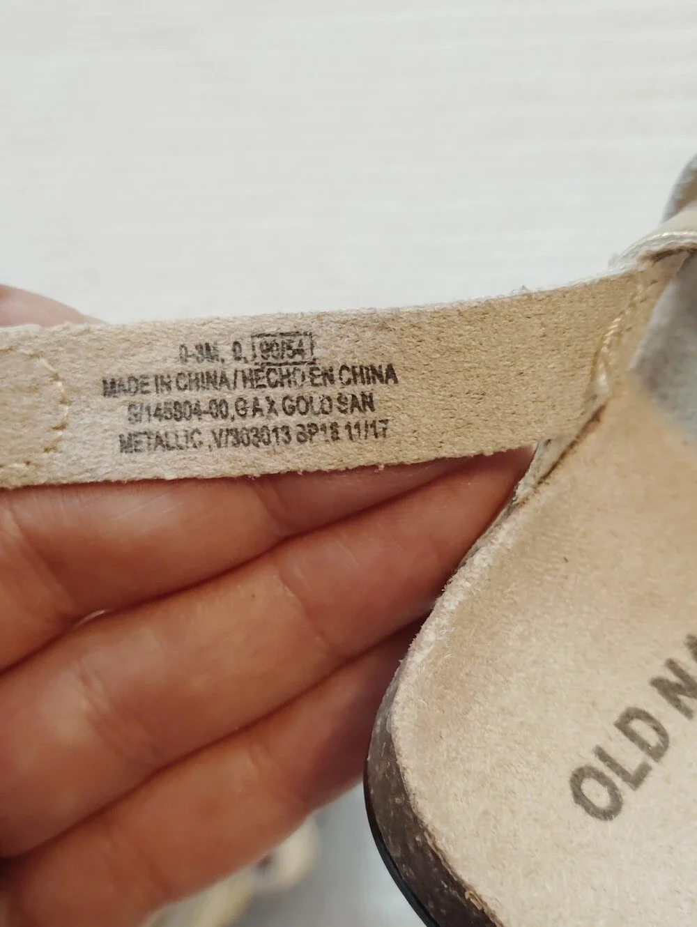 Baby old navy 0-3M Girl Gold Sandals Flip Flops